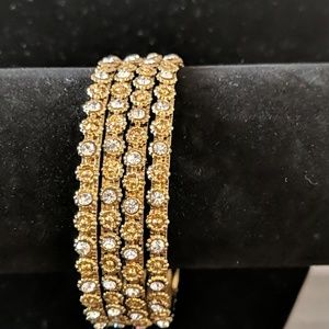 *LAST CHANCE* MAKE AN OFFER Set of 4 Bangles